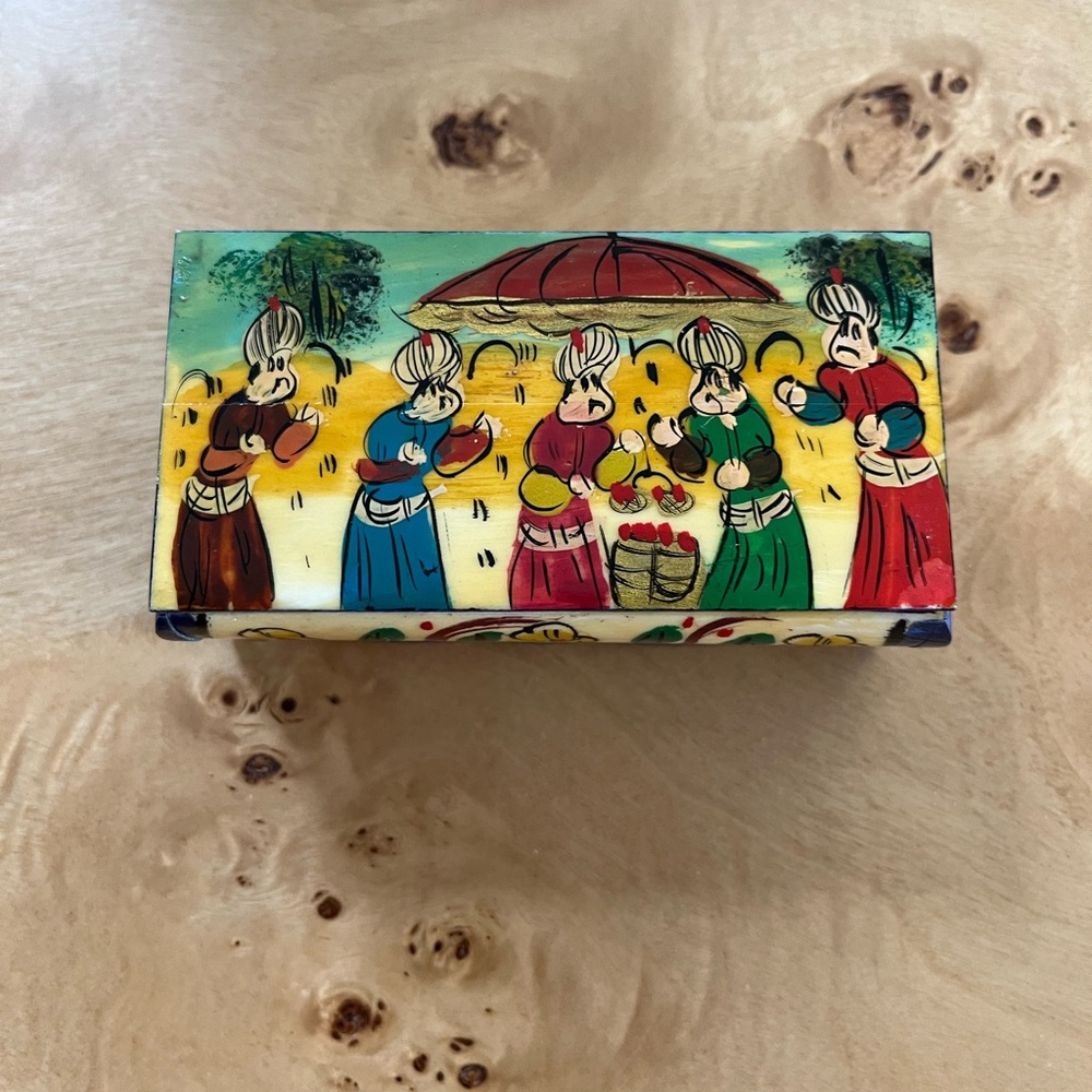 Jewelry box